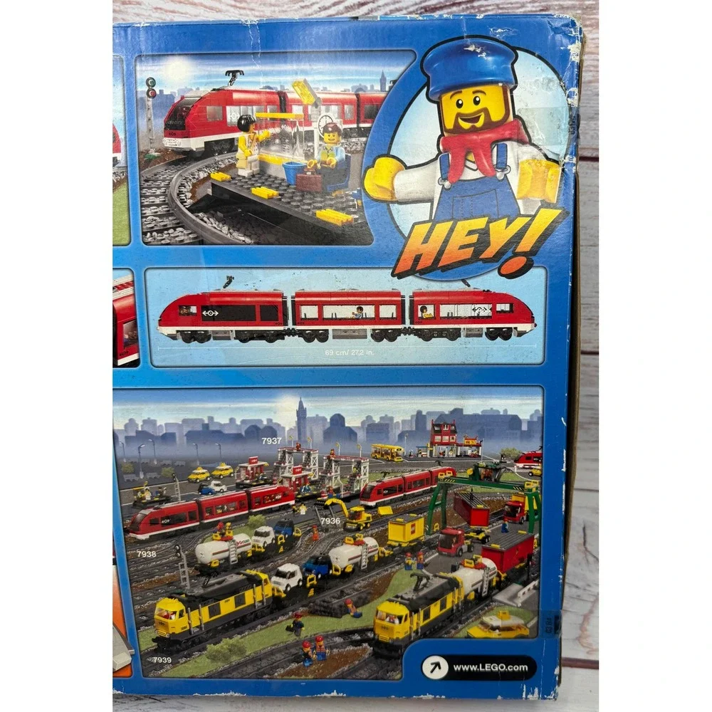 LEGO City Passenger Train 7938 Red High Speed Remote Control 669 Pcs Retired Set